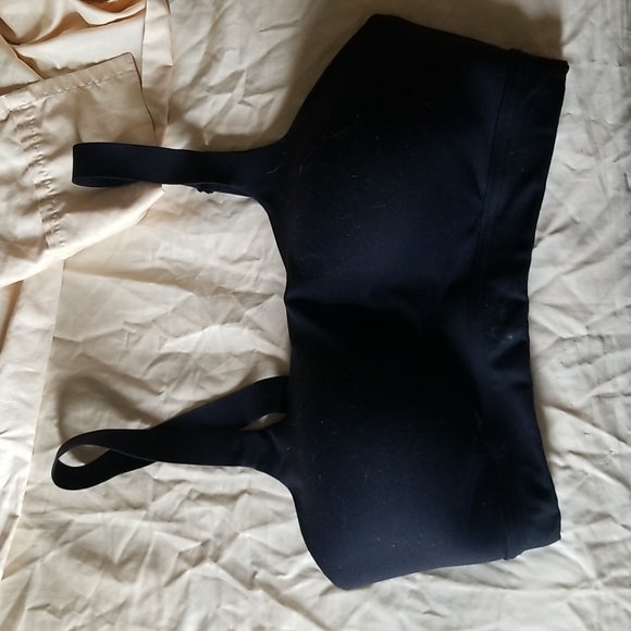 Under Armour Other - UNDER ARMOUR 34DD